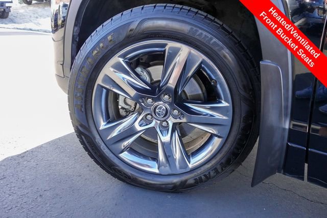 Used 2018 Toyota Highlander Limited Platinum image 11