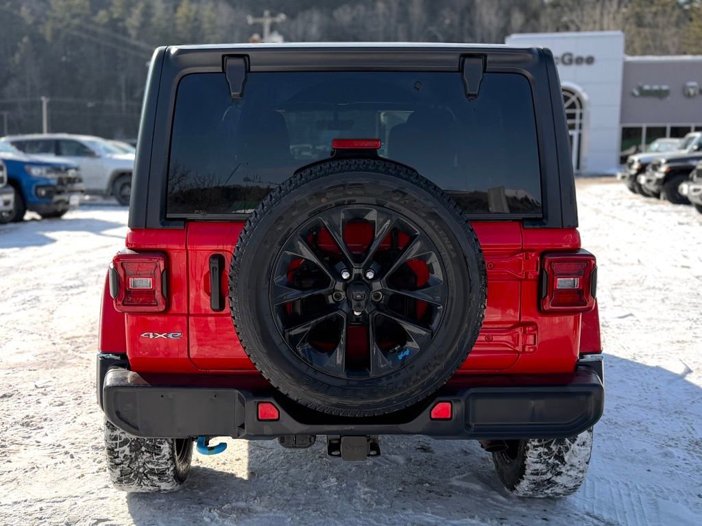 Used 2022 Jeep Wrangler Unlimited Sahara w/ Cold Weather Group image 4