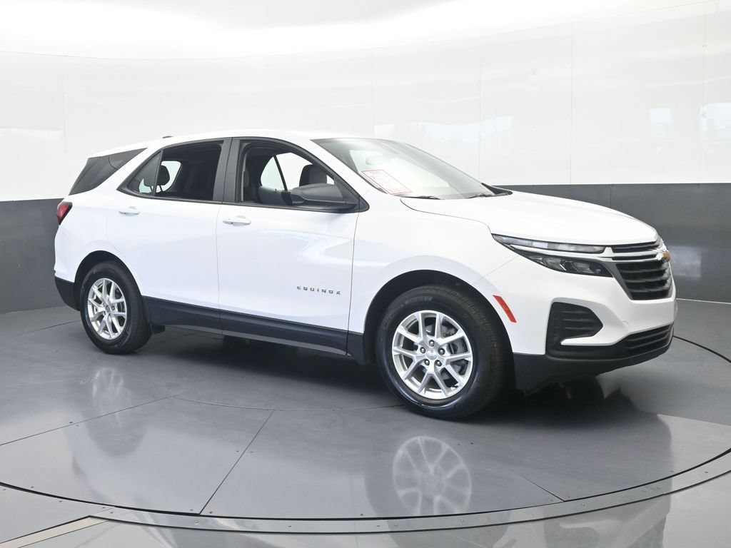 Used 2024 Chevrolet Equinox LS w/ Driver Confidence II Package FWD image 8
