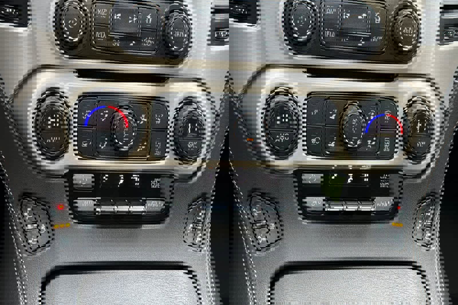 Used 2020 GMC Yukon XL Denali image 24