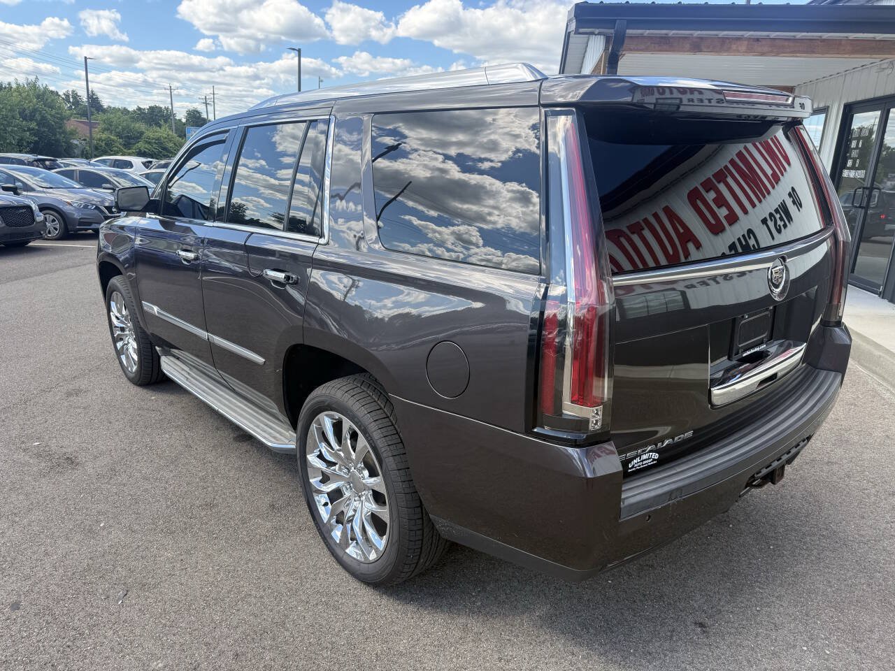 Used 2015 Cadillac Escalade Luxury AWD/4WD image 11