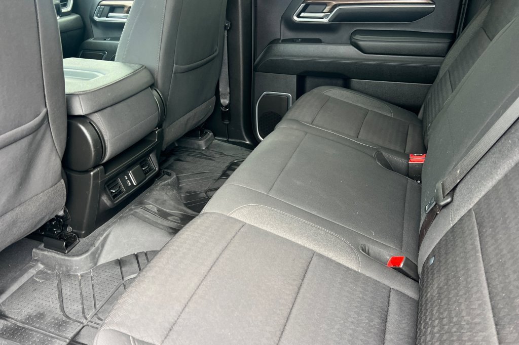 Used 2024 Chevrolet Silverado 3500 LT w/ Z71 Sport Edition image 9