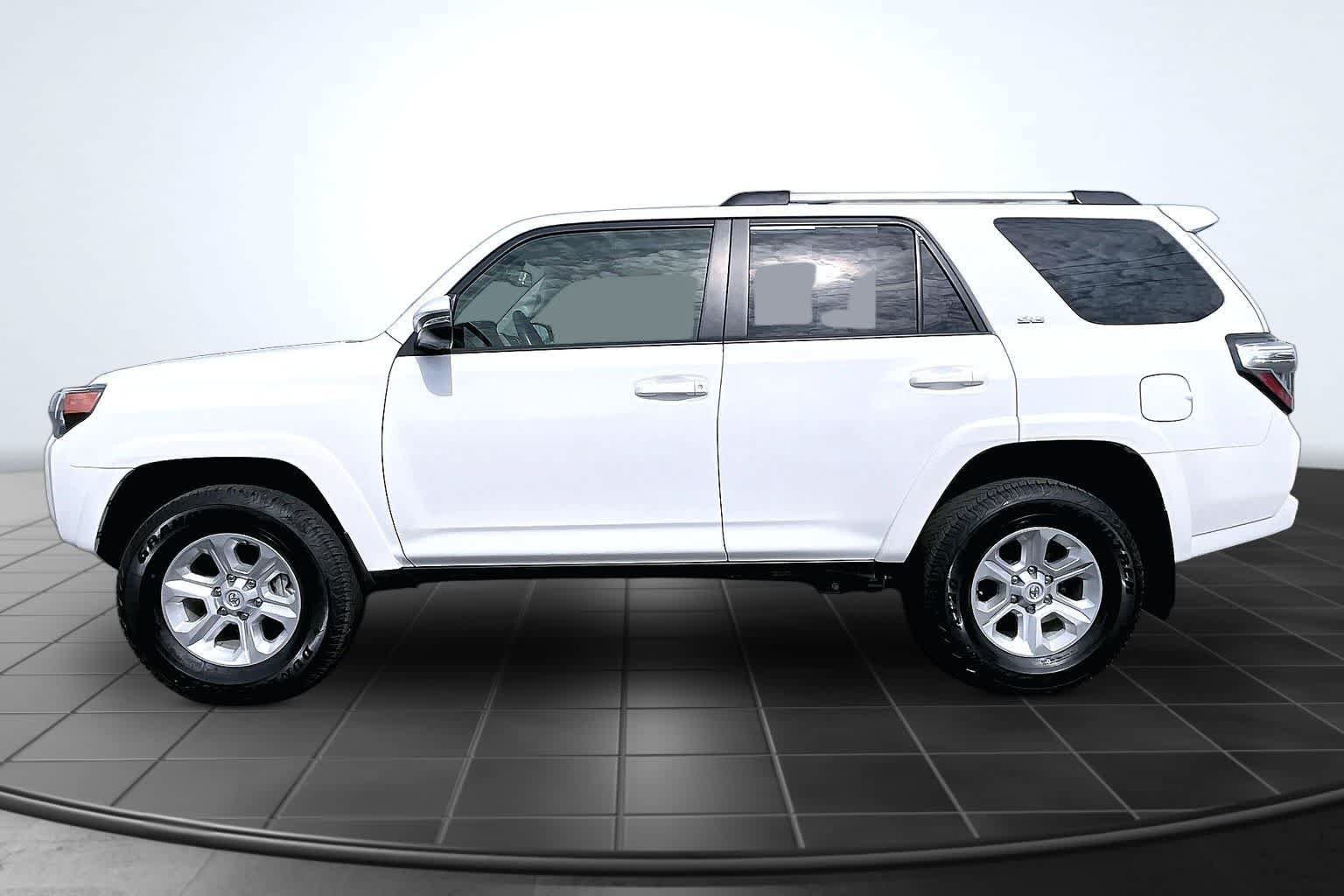 Used 2024 Toyota 4Runner SR5 Premium w/ Moonroof Package AWD/4WD image 3