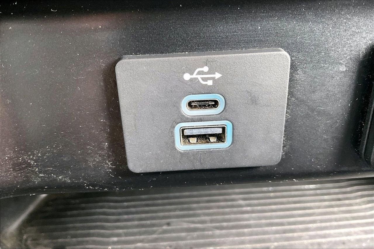 Used 2025 Ford F250 XLT image 16