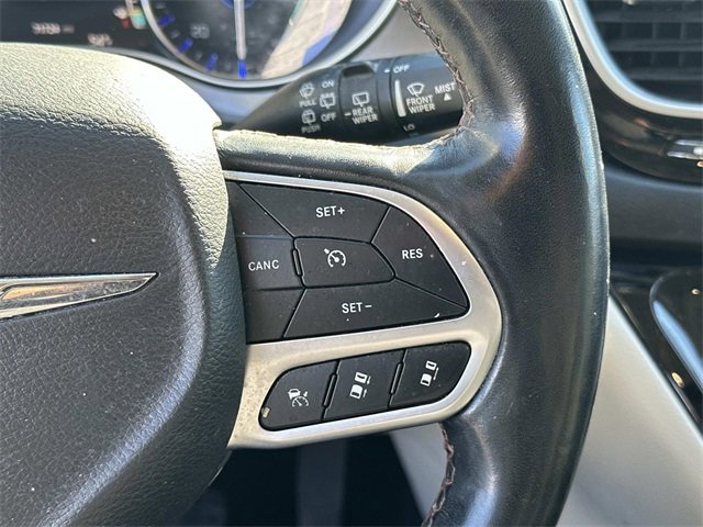 Certified 2020 Chrysler Pacifica Touring w/ Advanced Safetytec Group image 26