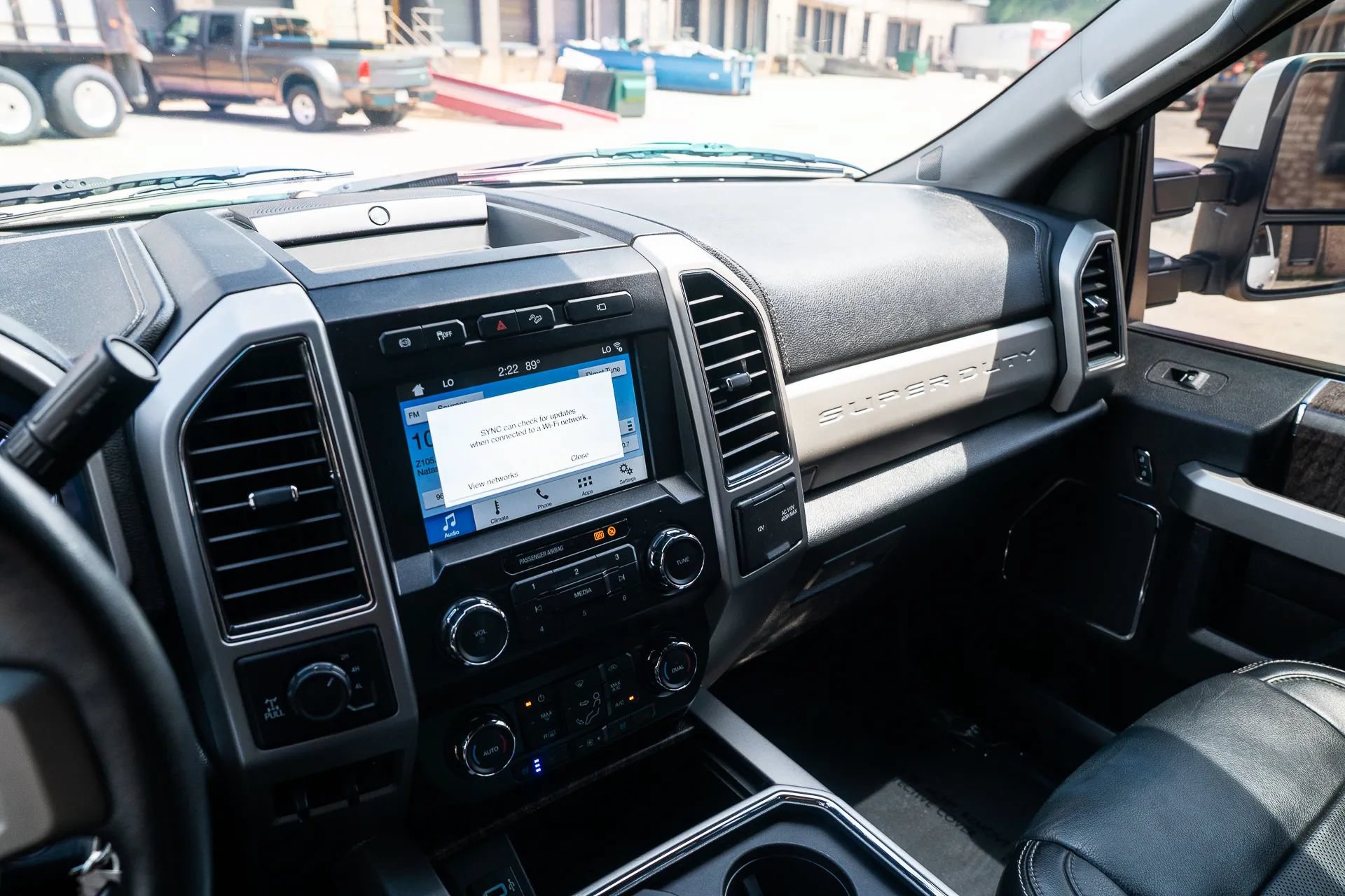 Used 2019 Ford F350 Lariat w/ Lariat Value Package AWD/4WD image 26