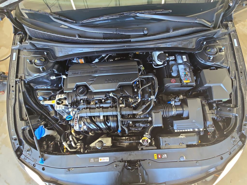 Certified 2025 Hyundai Elantra Limited image 31