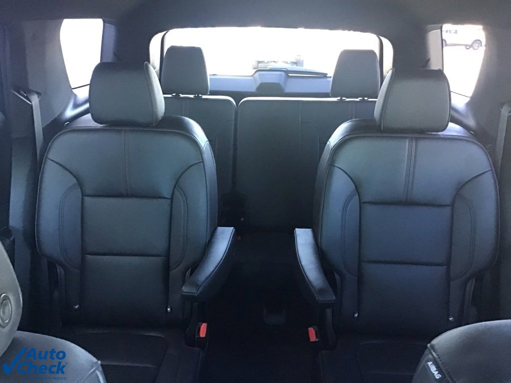 Used 2023 Chevrolet Traverse RS image 16