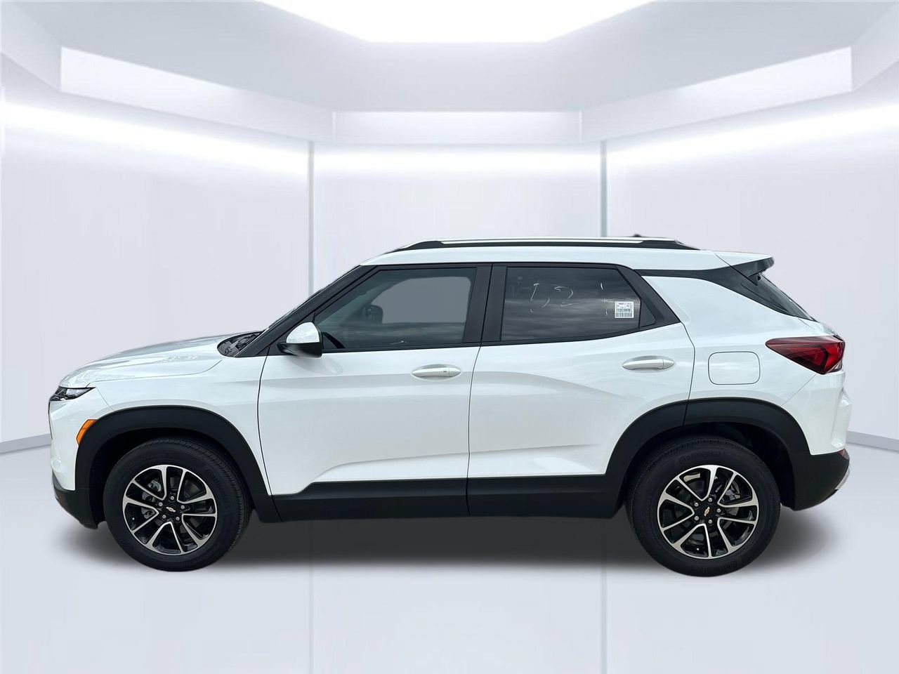 New 2026 Chevrolet TrailBlazer LT w/ Convenience Package FWD image 2