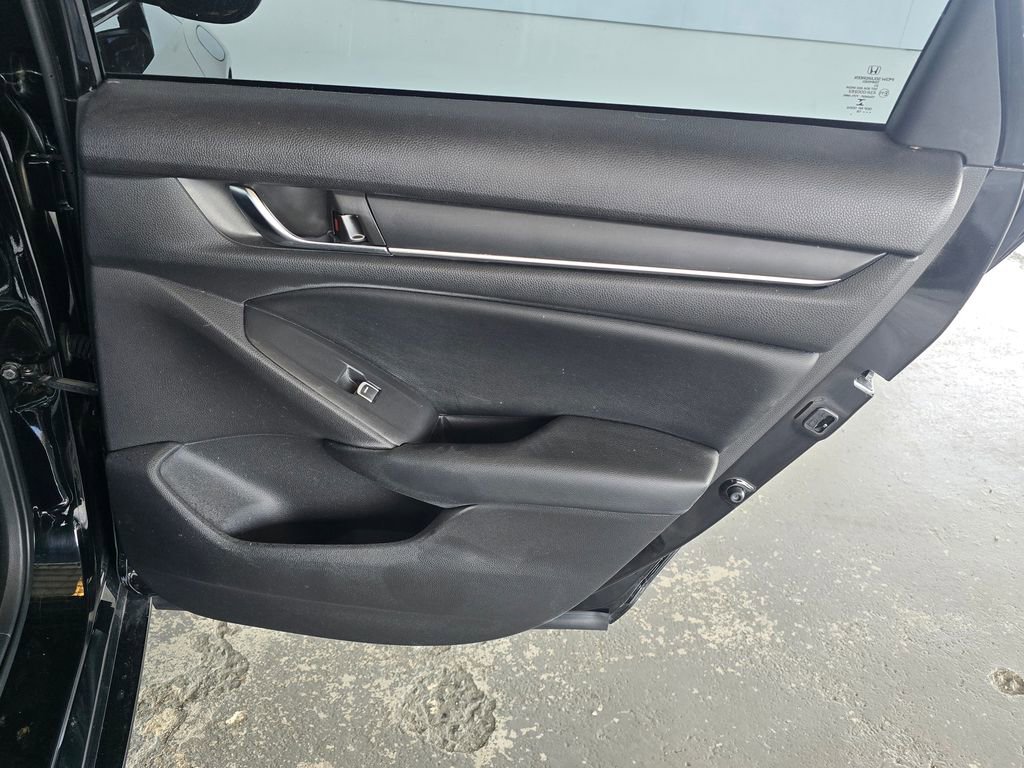 Used 2018 Honda Accord Sport image 21