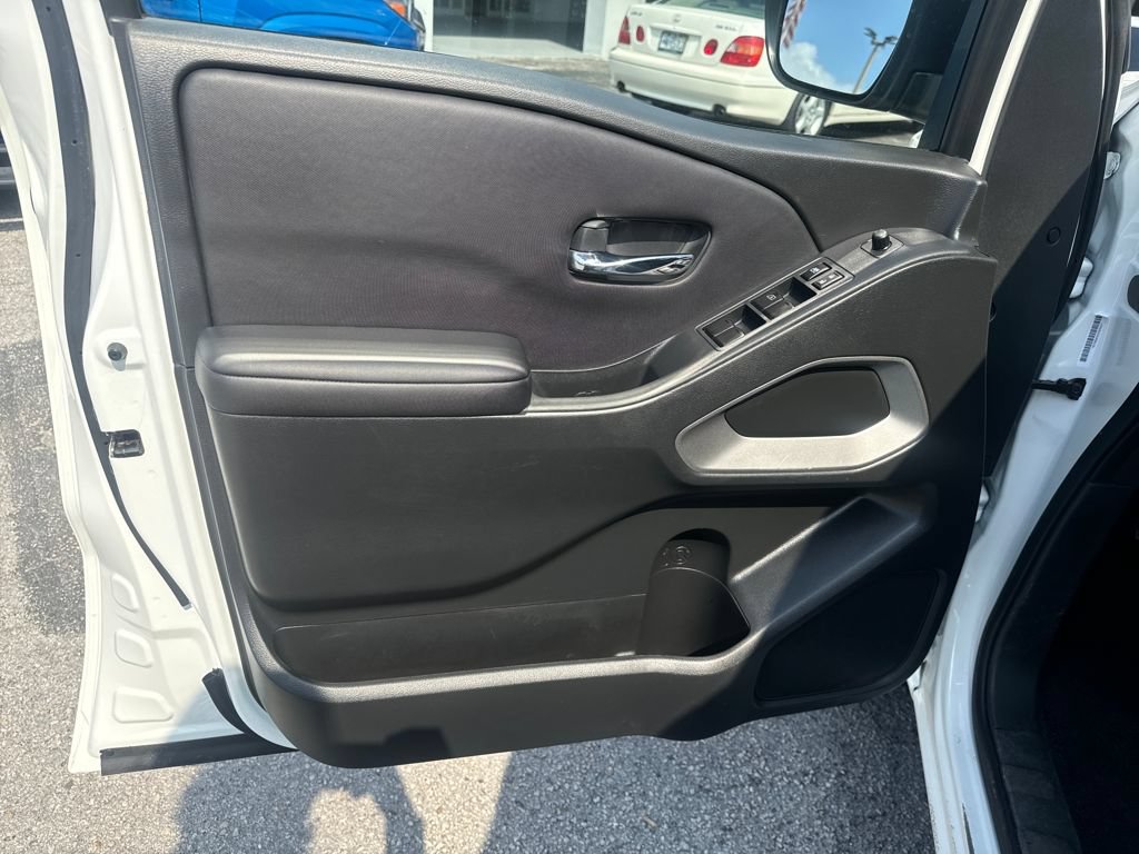 Used 2024 Nissan Frontier SV AWD/4WD image 10