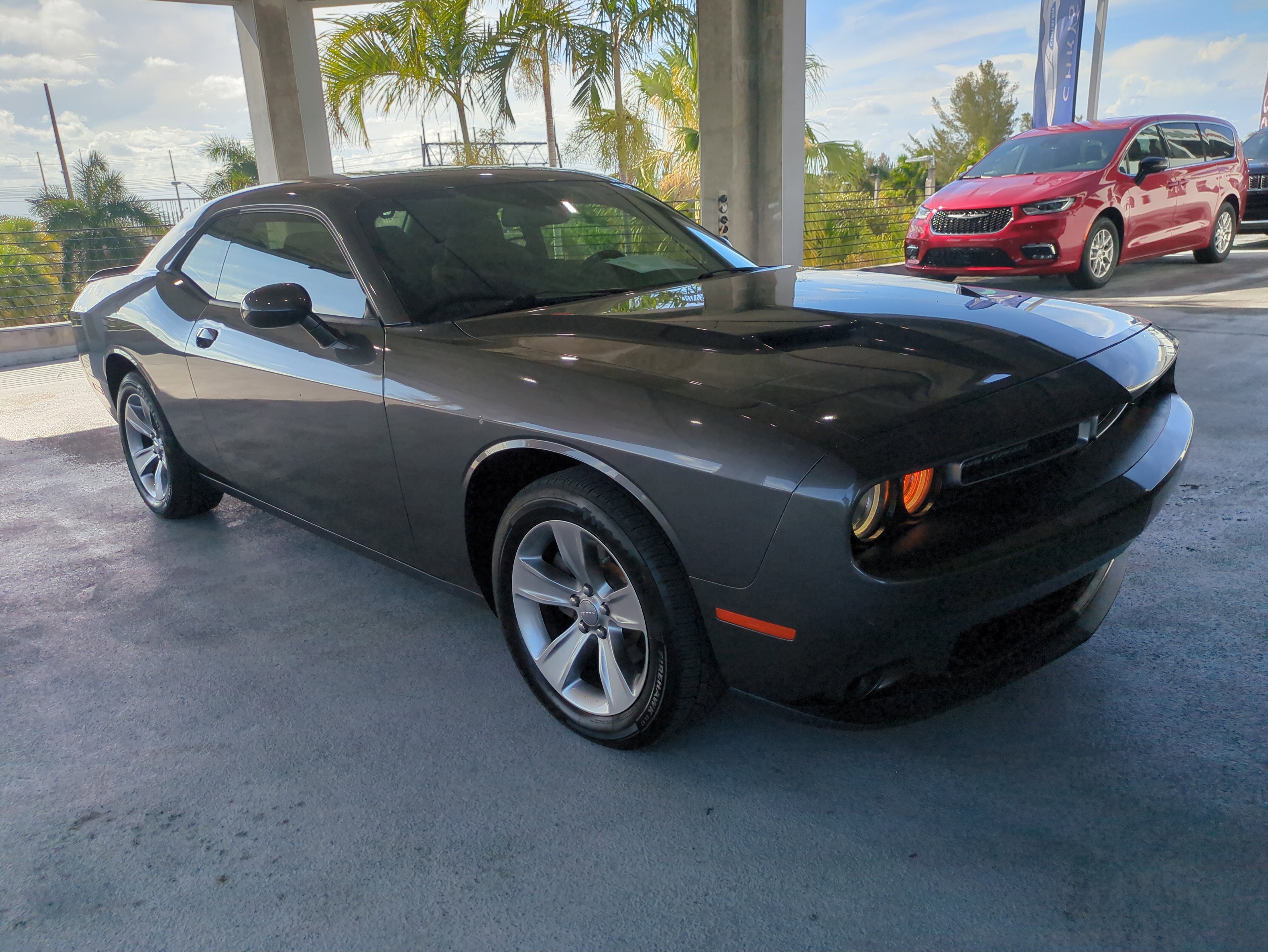 Used 2019 Dodge Challenger SXT image 2
