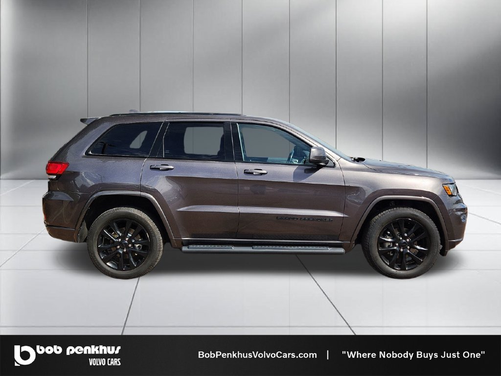 Used 2020 Jeep Grand Cherokee Altitude AWD/4WD image 24