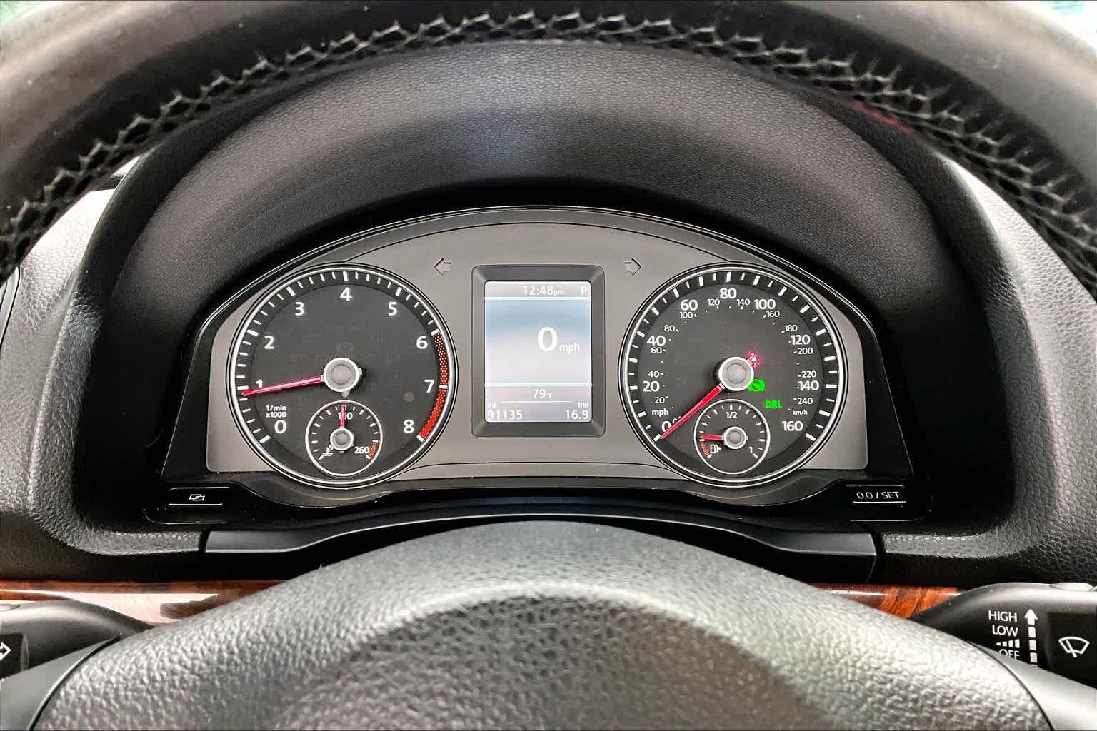 Used 2012 Volkswagen Eos Executive FWD image 24