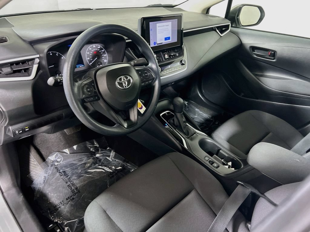 Certified 2025 Toyota Corolla LE FWD image 9