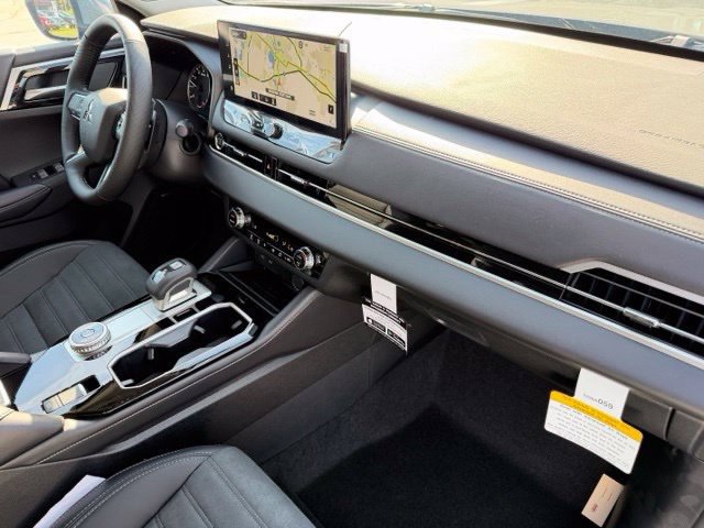 New 2026 Mitsubishi Outlander SE FWD image 28