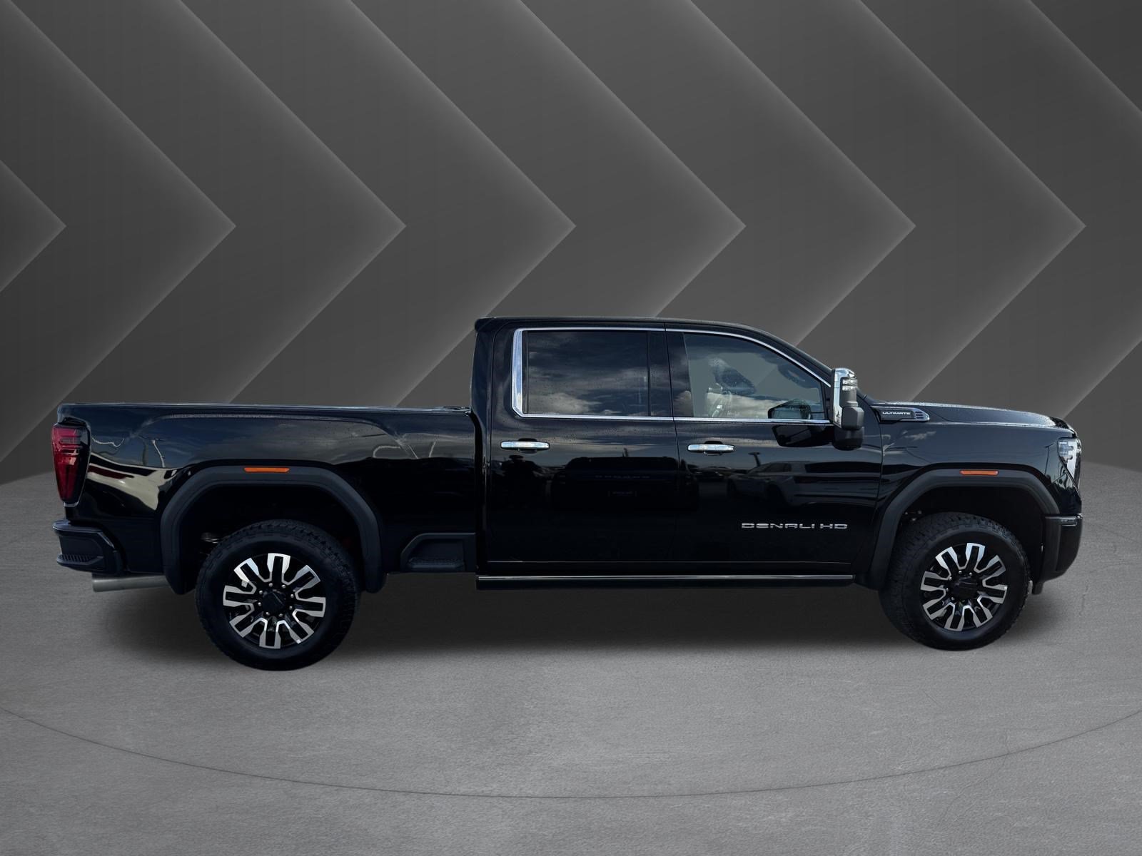 Used 2025 GMC Sierra 2500 Denali Ultimate AWD/4WD image 5