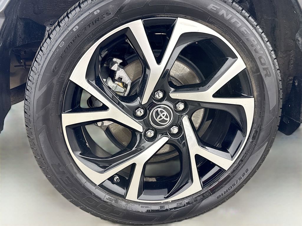 Certified 2019 Toyota C-HR XLE image 27