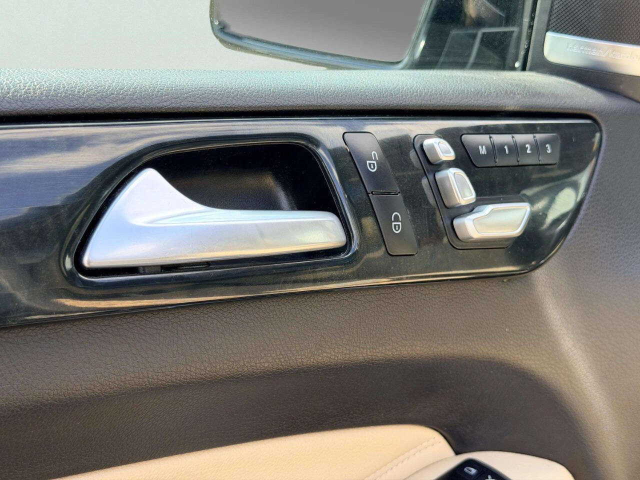 Used 2017 Mercedes-Benz GLS 450 4MATIC image 19