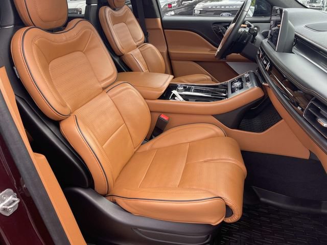 Certified 2024 Lincoln Aviator Black Label w/ Jet Package AWD/4WD image 24