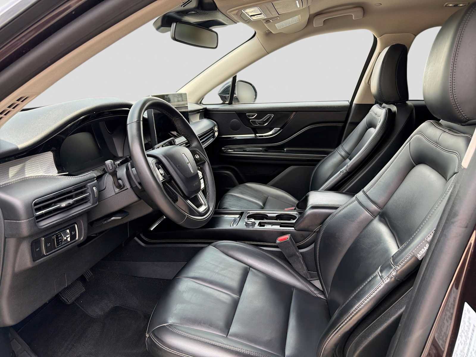 Used 2023 Lincoln Corsair FWD image 2