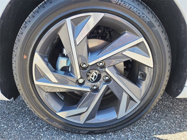 New 2025 Hyundai Elantra SEL image 30