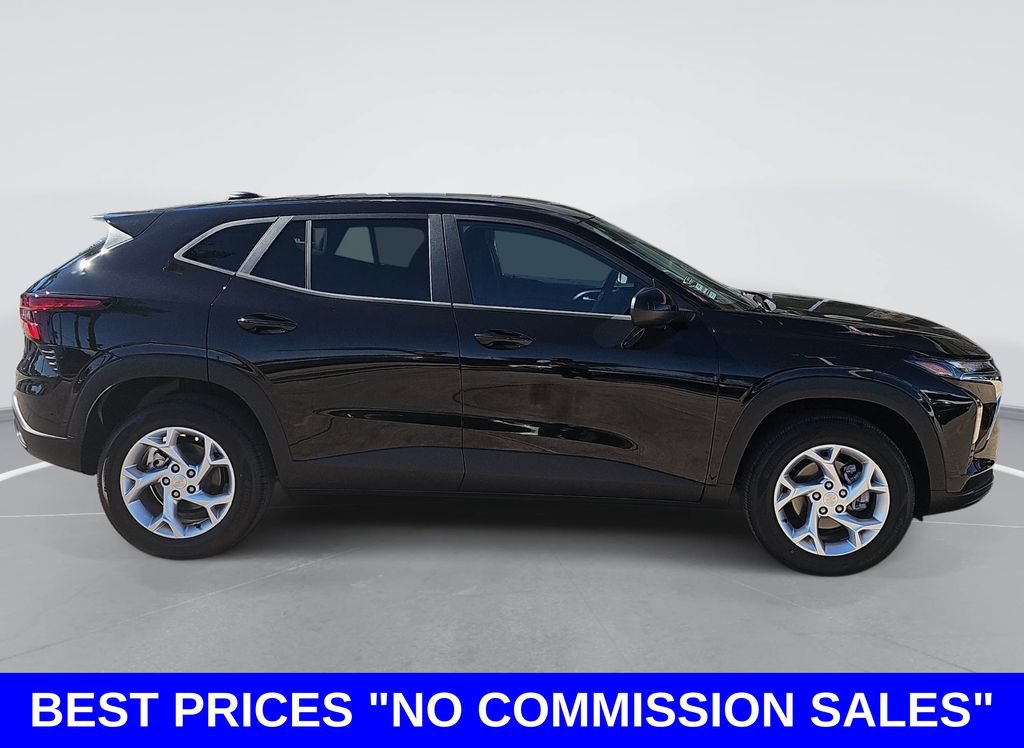 New 2026 Chevrolet Trax LS w/ LS Convenience Package FWD image 2