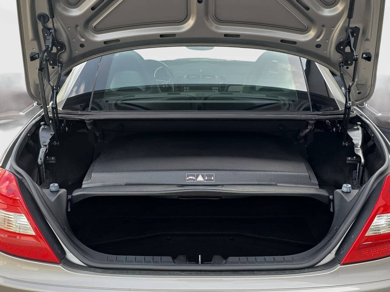 Used 2005 Mercedes-Benz SLK 350 image 11