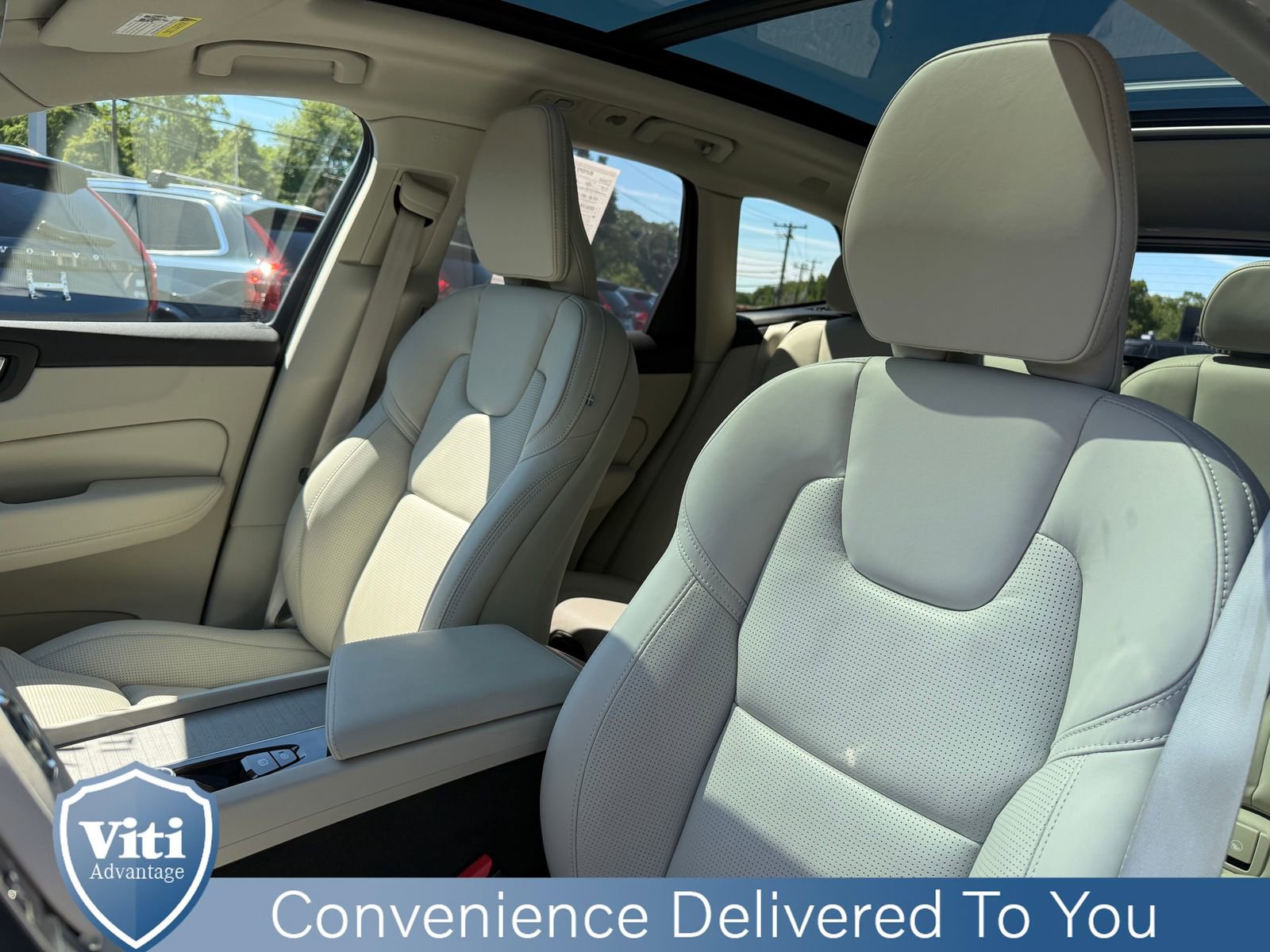 Certified 2024 Volvo XC60 T8 Ultimate w/ Protection Package Premier image 18