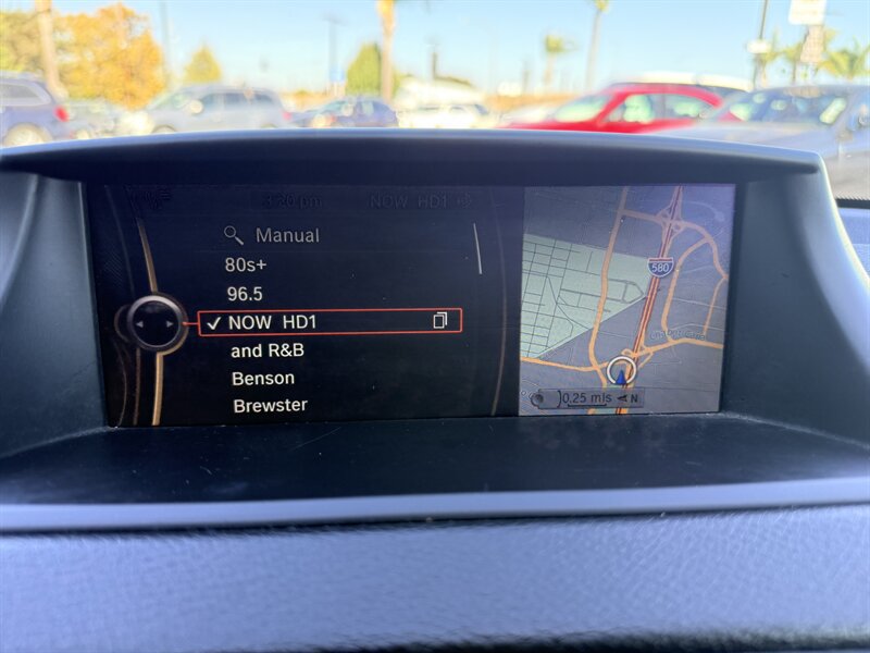 Used 2011 BMW 135i Convertible RWD image 18