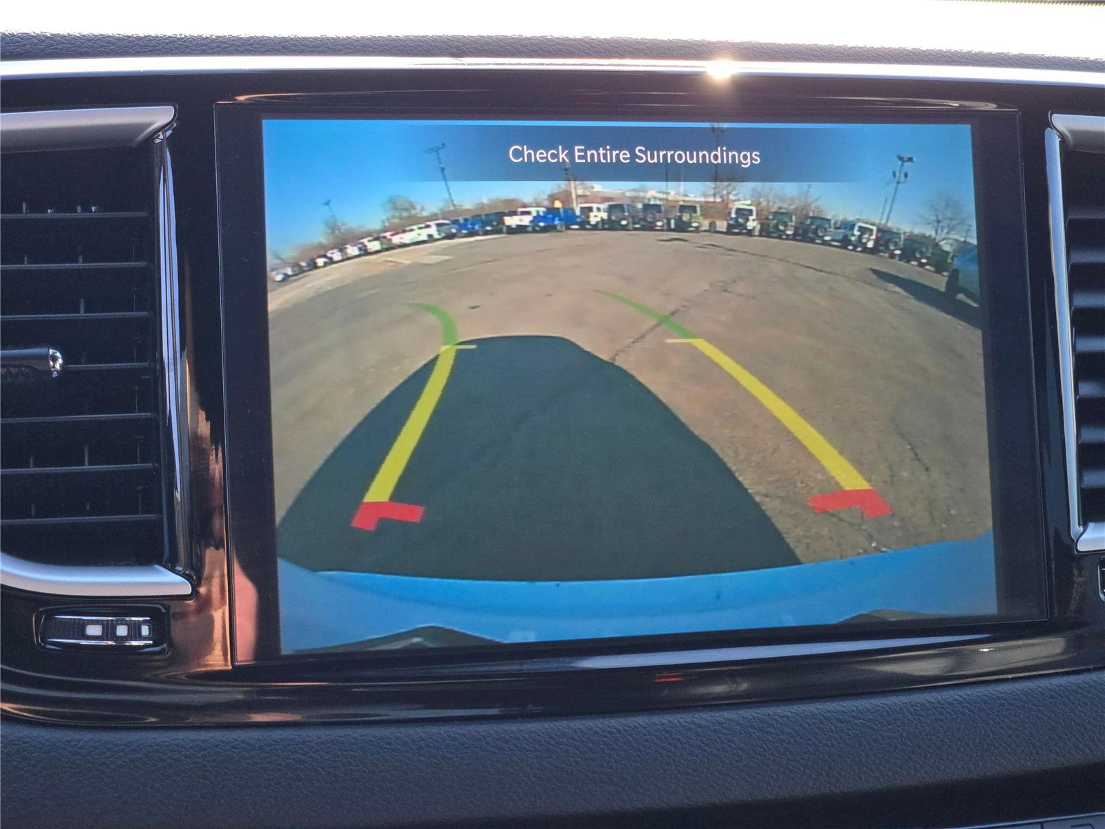 Certified 2025 Chrysler Pacifica Select image 29