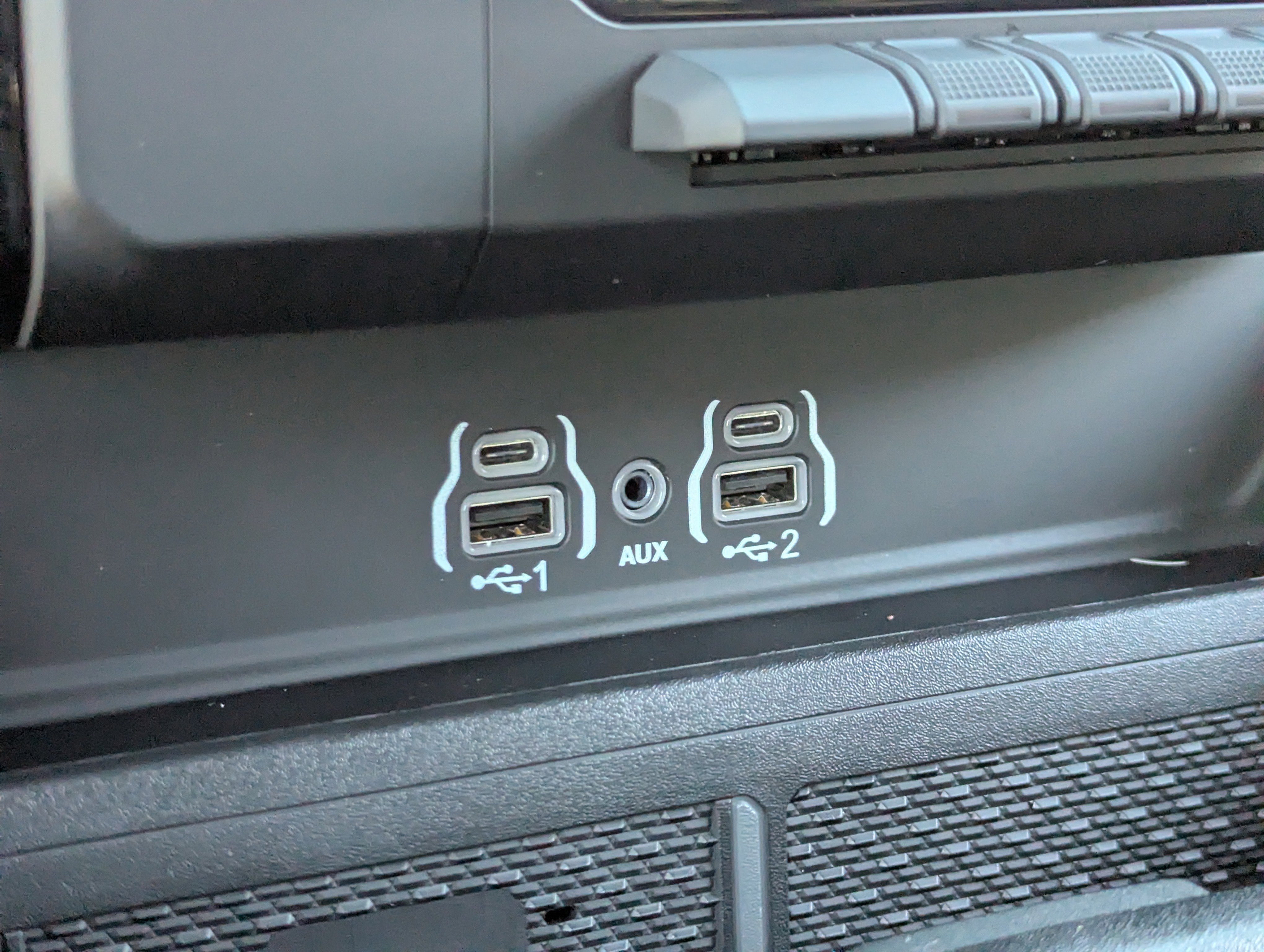 Used 2025 RAM 1500 Laramie w/ Sport Appearance Package image 26