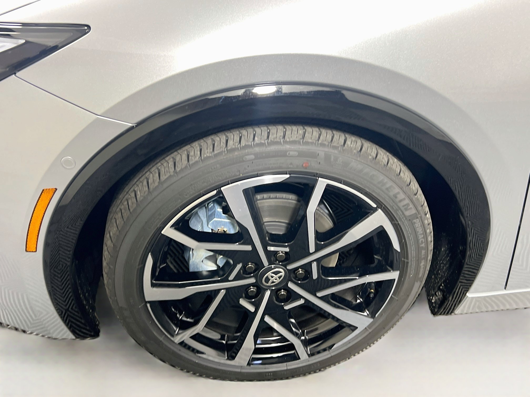 New 2027 Toyota Prius Plug-In Hybrid FWD image 13