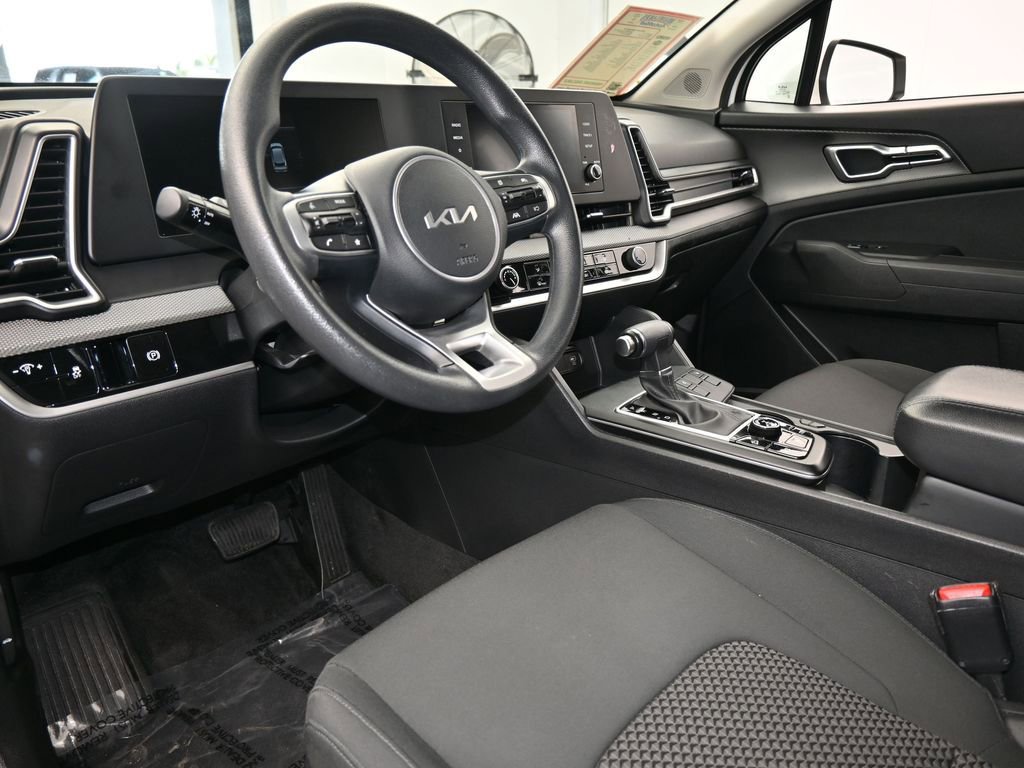 Used 2023 Kia Sportage LX image 12