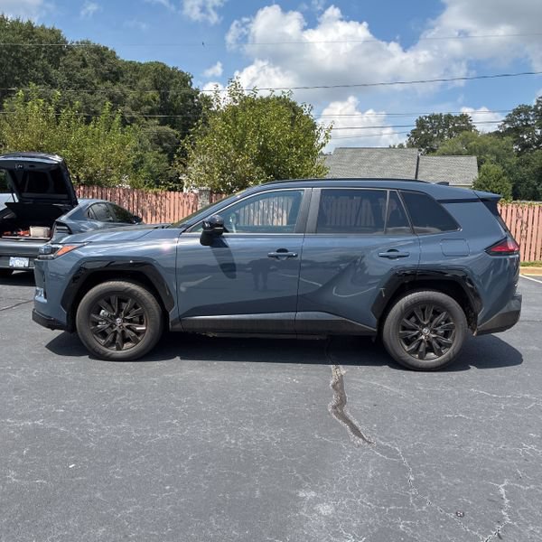 Used 2026 Toyota RAV4 SE w/ Convenience Package AWD/4WD image 3