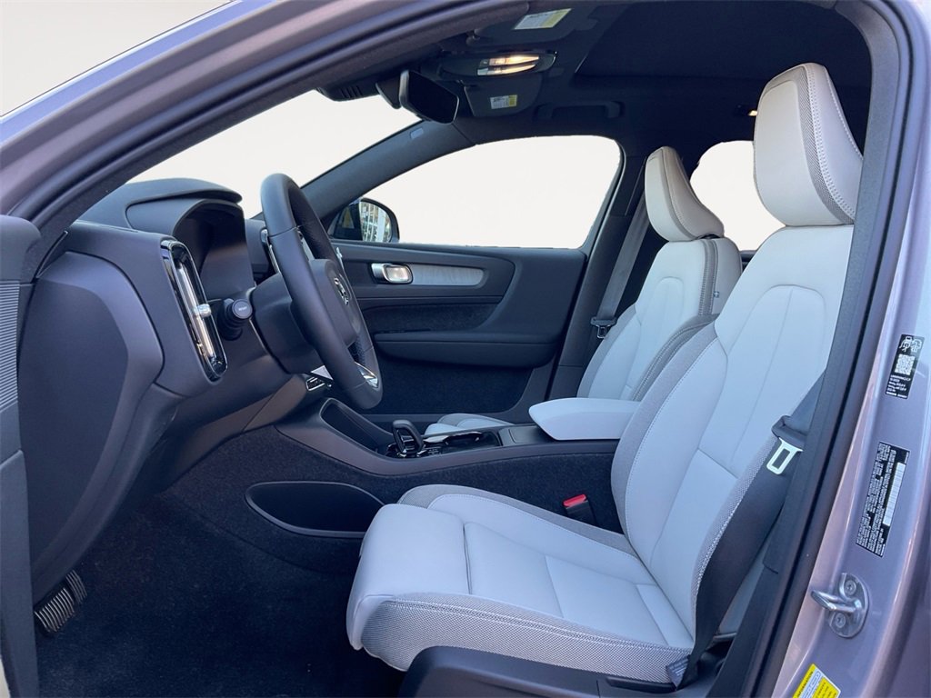 New 2026 Volvo EX40 Plus w/ Climate Package image 9