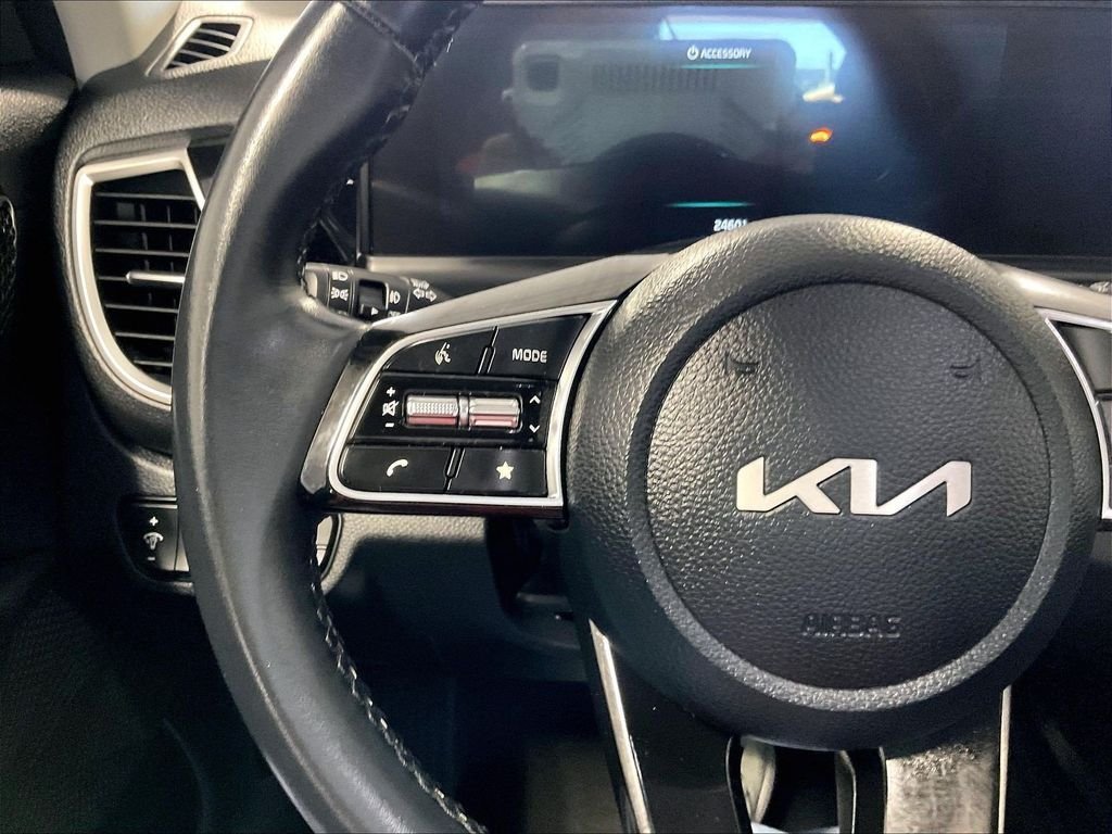 Used 2025 Kia Seltos S AWD/4WD image 22
