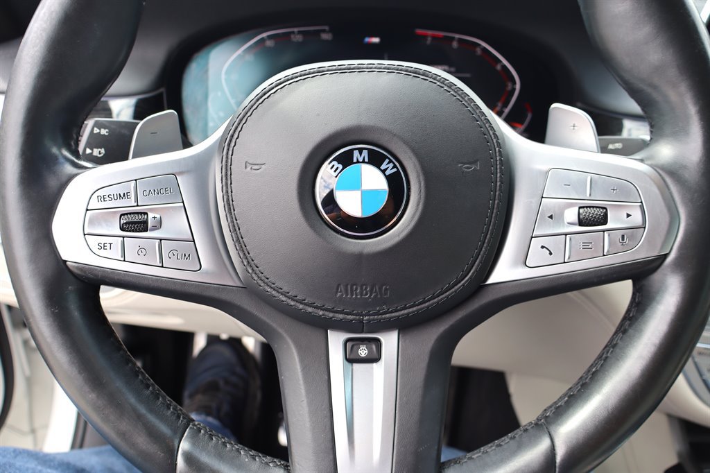 Used 2020 BMW 740i w/ M Sport Package RWD image 40