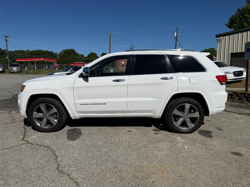Used 2015 Jeep Grand Cherokee Overland w/ Advanced Technology Group RWD image 2