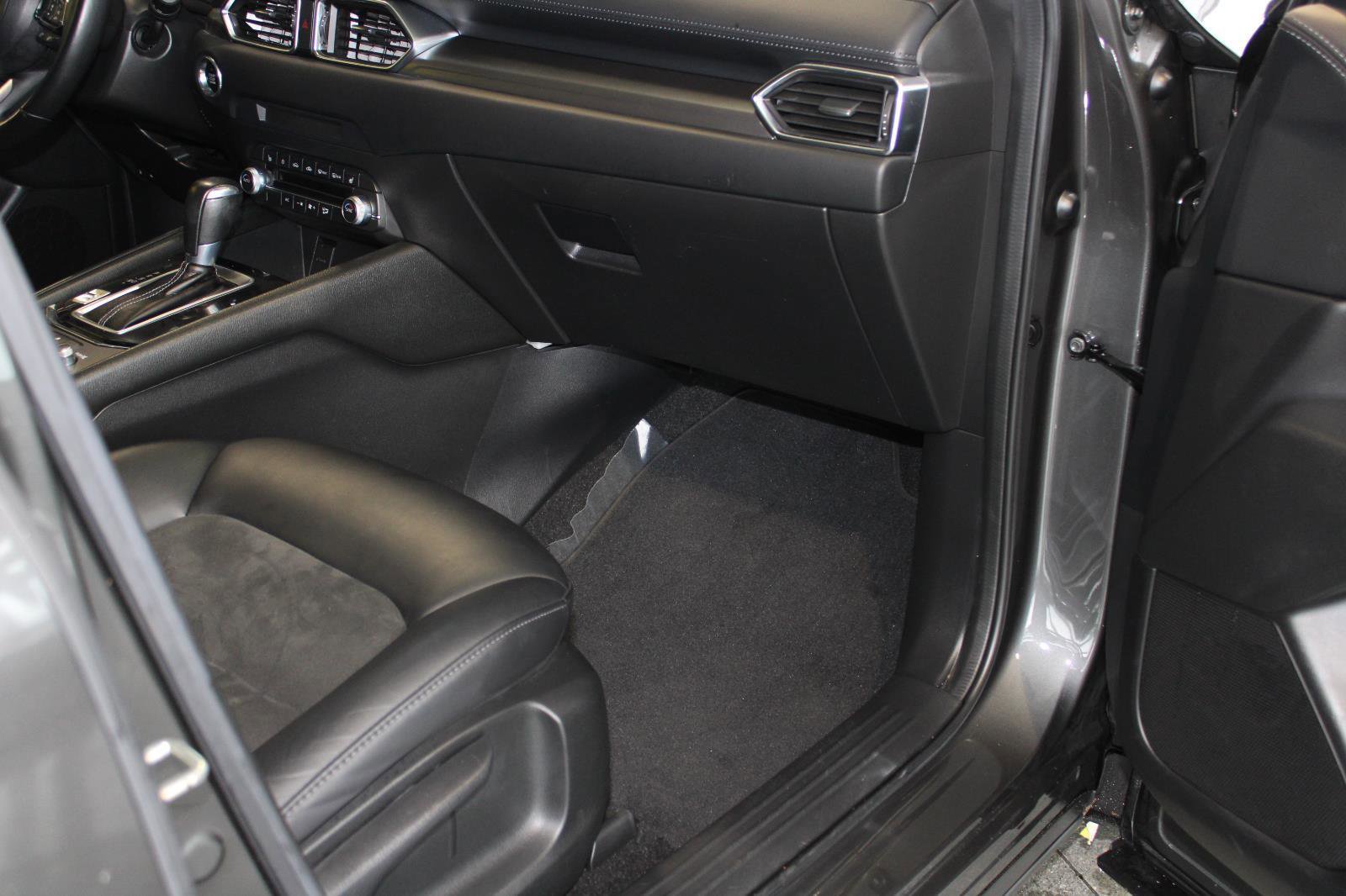 Used 2020 MAZDA CX-5 Touring image 37