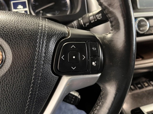 Used 2015 Toyota Highlander XLE image 26