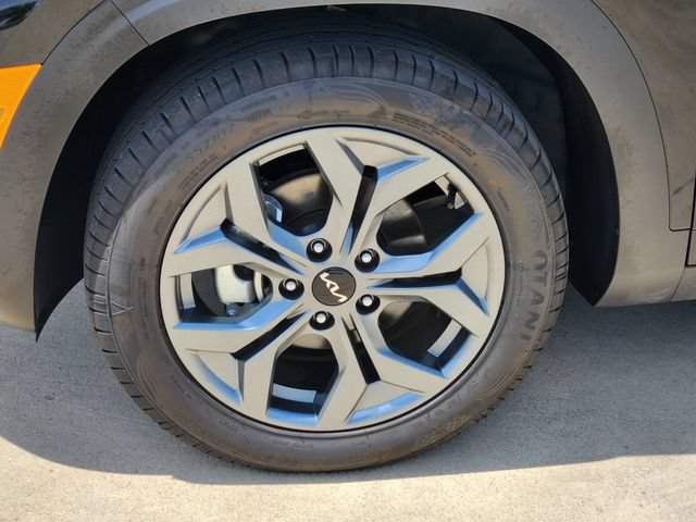 Certified 2026 Kia Seltos LX FWD image 11