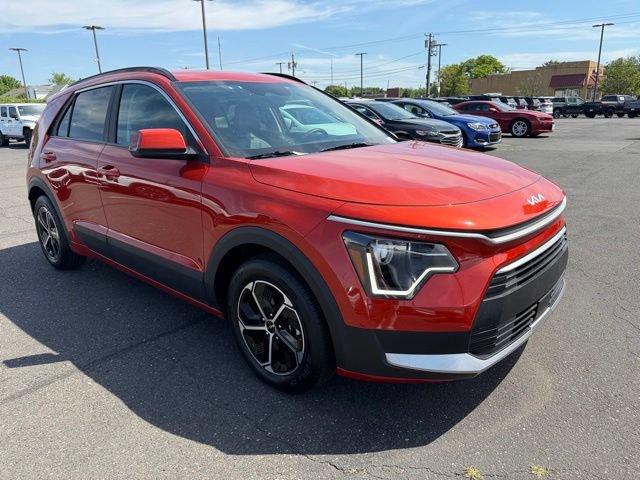 Used 2023 Kia Niro EX FWD image 1