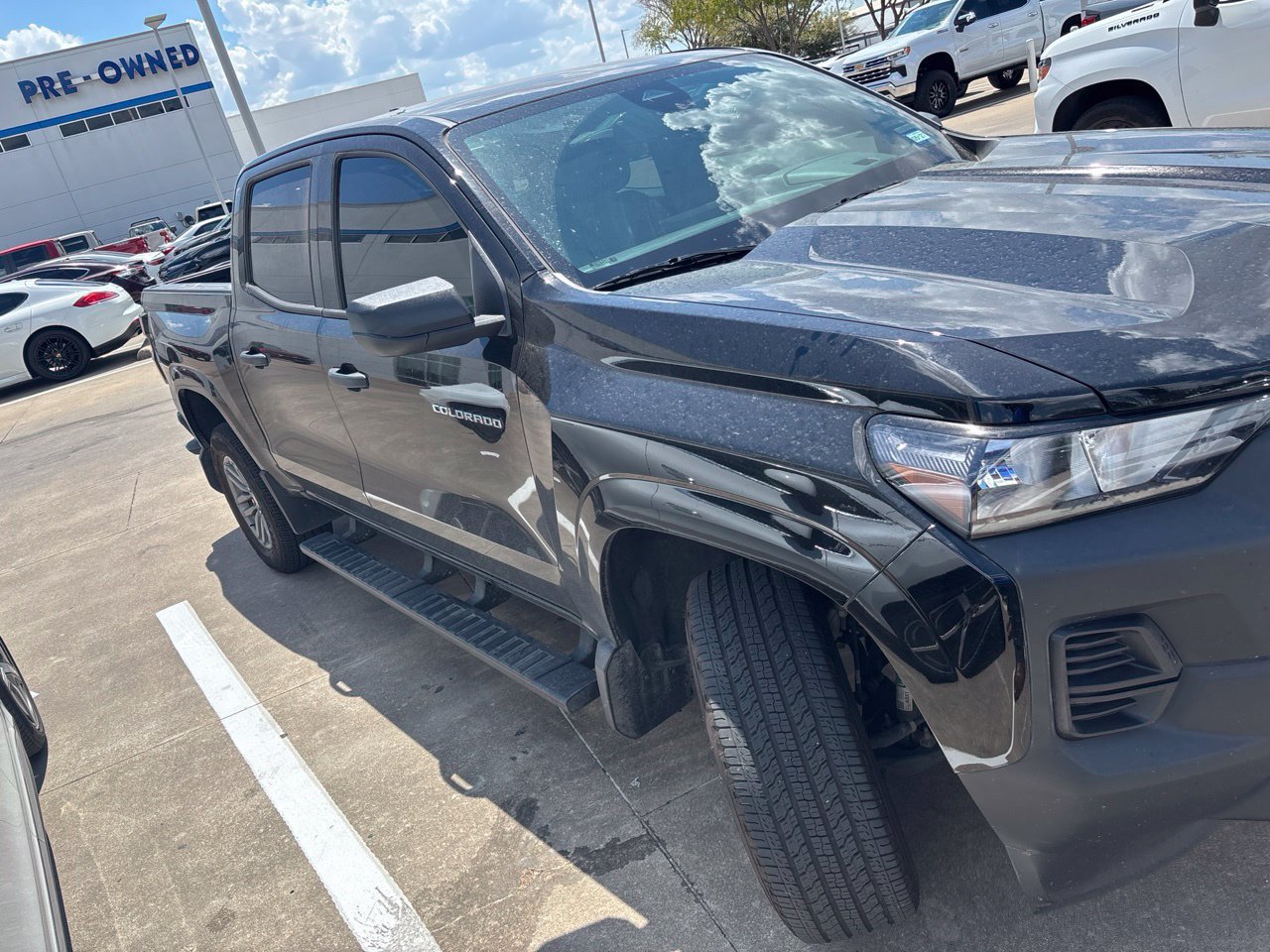 Used 2025 Chevrolet Colorado W/T RWD image 3