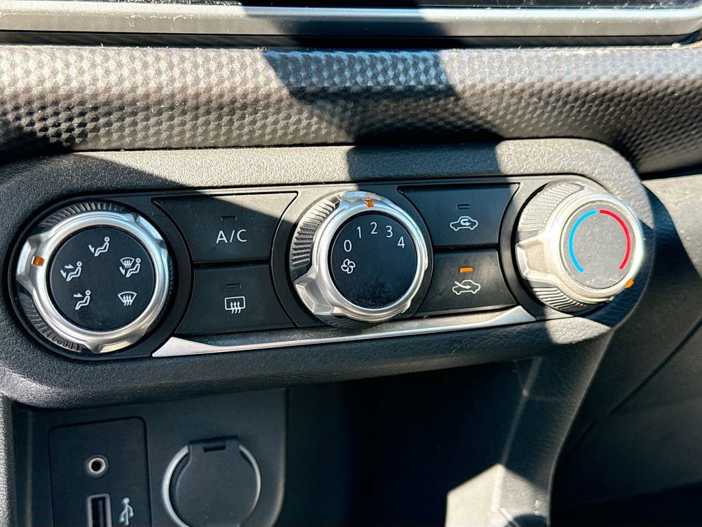 Used 2020 Nissan Kicks S image 14