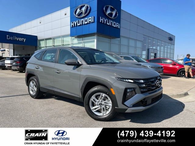 New 2025 Hyundai Tucson SE image 1