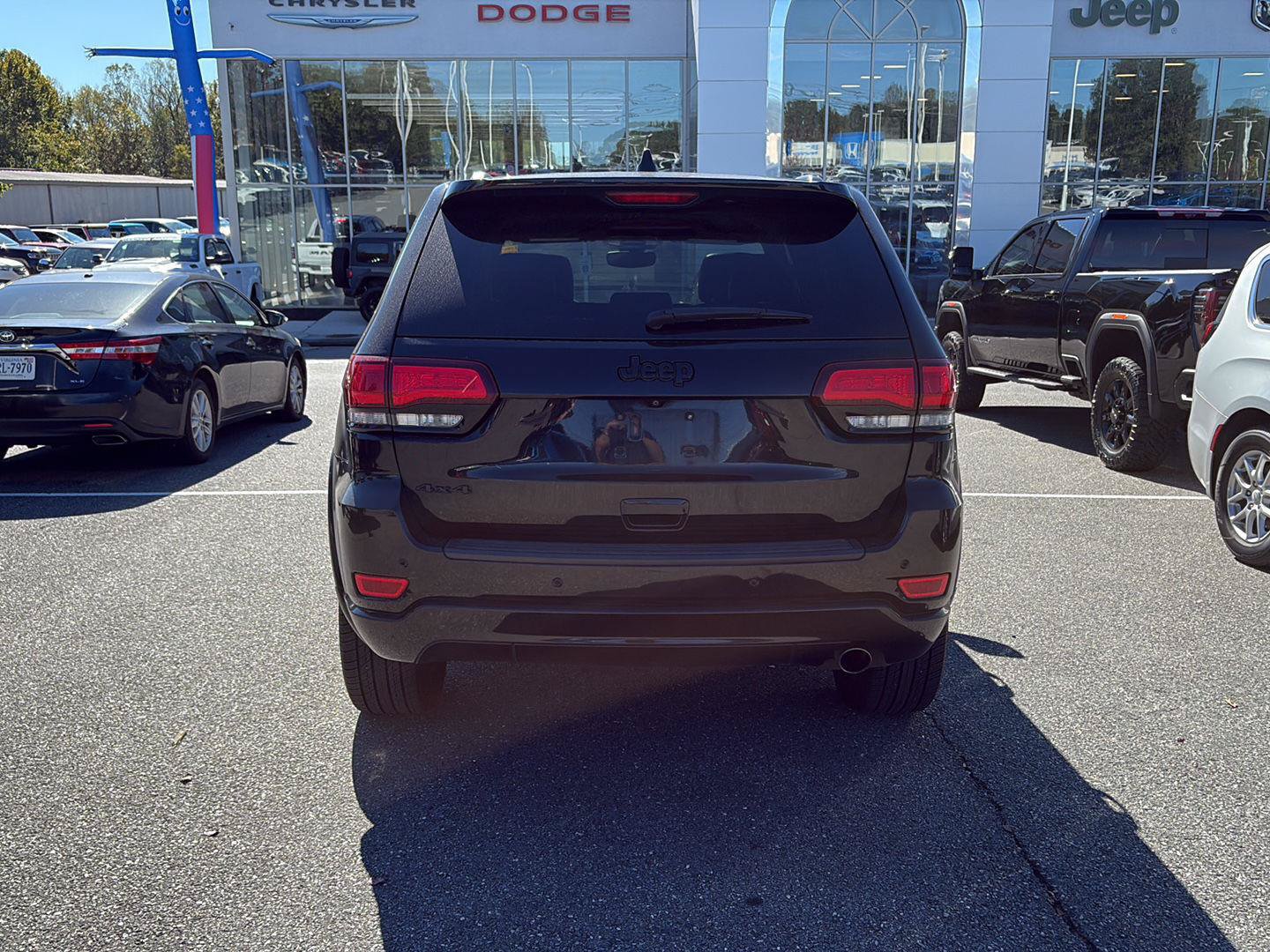 Used 2019 Jeep Grand Cherokee Altitude AWD/4WD image 6