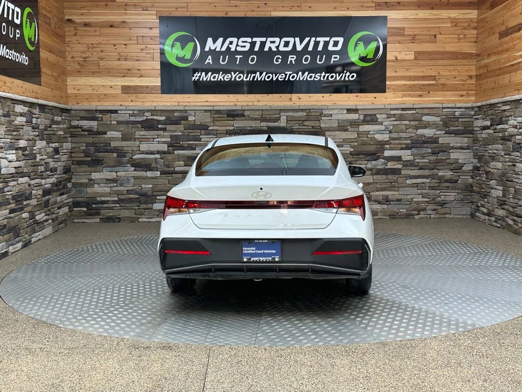 Certified 2024 Hyundai Elantra SE image 8