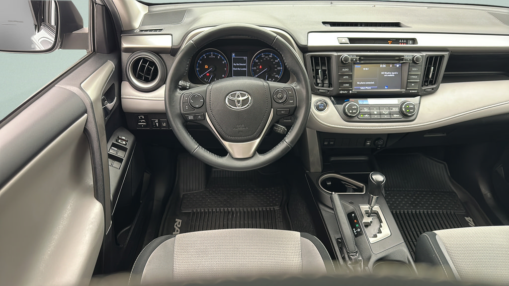 Used 2018 Toyota RAV4 XLE w/ Plus Extra Value Package AWD/4WD image 10