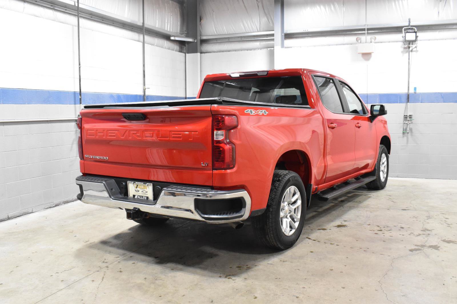 Used 2022 Chevrolet Silverado 1500 LT AWD/4WD image 26